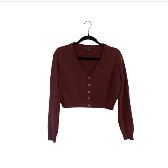 Wild fable Crop Top Buttoned Maroon Sweater Size M - Picture 4 of 5